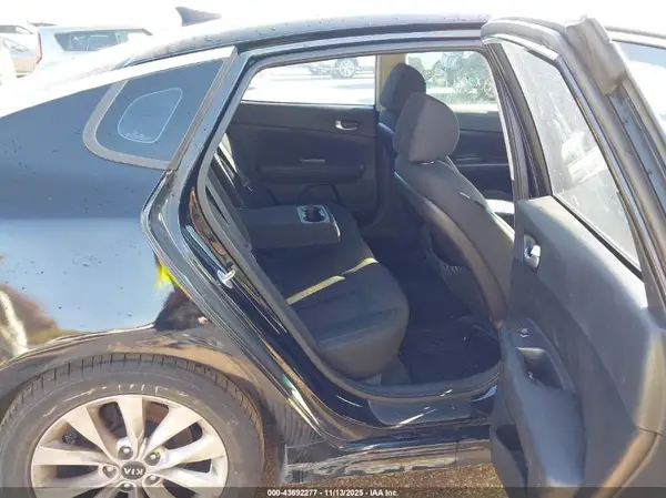 5XXGT4L39GG017827 2016 KIA OPTIMA - Image 8