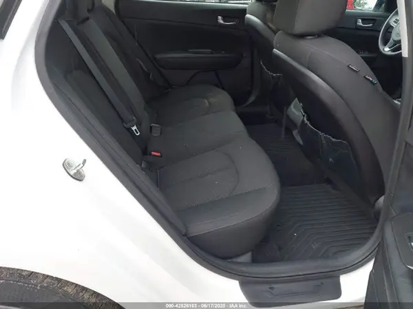5XXGT4L39GG018055 2016 KIA OPTIMA - Image 8