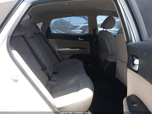 5XXGT4L39GG024535 2016 KIA OPTIMA - Image 8