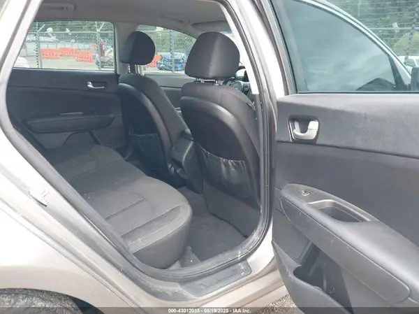5XXGT4L39GG025054 2016 KIA OPTIMA - Image 8