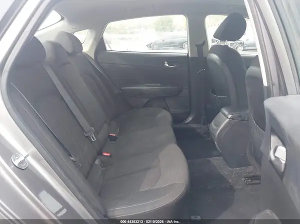 5XXGT4L39GG032375 2016 KIA OPTIMA - Image 8