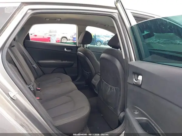 5XXGT4L39GG033929 2016 KIA OPTIMA - Image 8