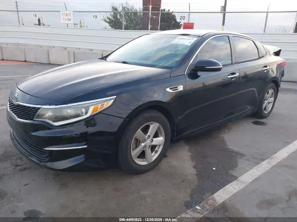 5XXGT4L39GG036054 2016 KIA OPTIMA - Image 2