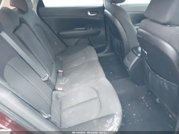 5XXGT4L39GG038788 2016 KIA OPTIMA - Image 8