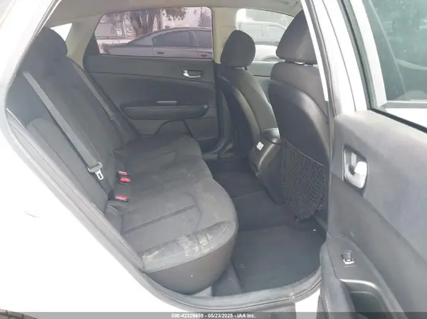 5XXGT4L39GG039021 2016 KIA OPTIMA - Image 8