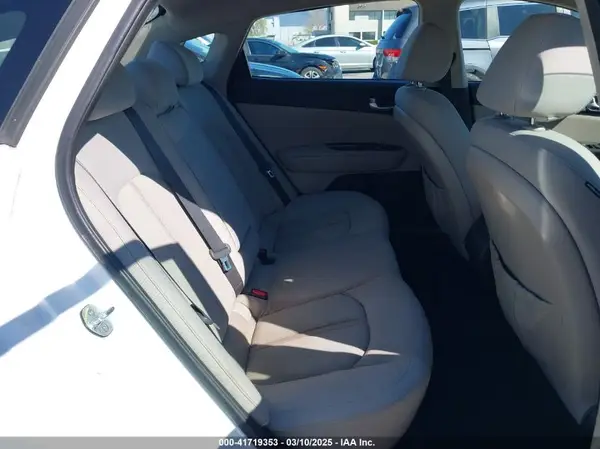 5XXGT4L39GG054828 2016 KIA OPTIMA - Image 8