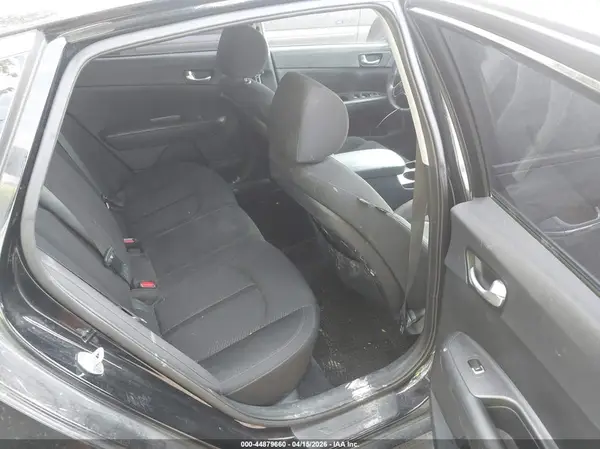 5XXGT4L39GG060340 2016 KIA OPTIMA - Image 8