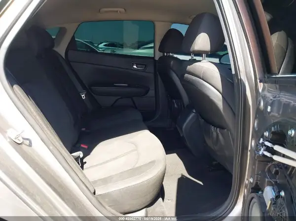 5XXGT4L39GG069586 2016 KIA OPTIMA - Image 8