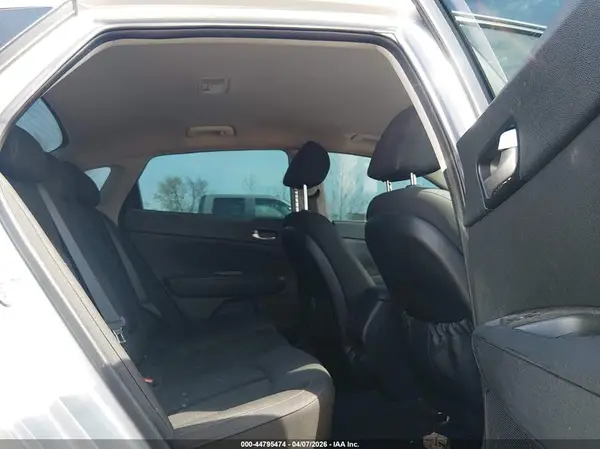 5XXGT4L39GG072486 2016 KIA OPTIMA - Image 8