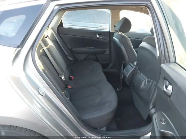 5XXGT4L39GG075453 2016 KIA OPTIMA - Image 8