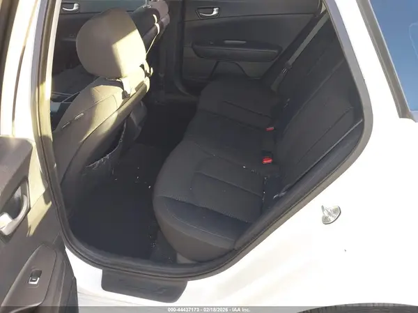 5XXGT4L39GG084668 2016 KIA OPTIMA - Image 8