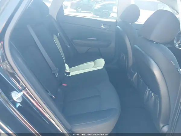 5XXGT4L39GG086646 2016 KIA OPTIMA - Image 8