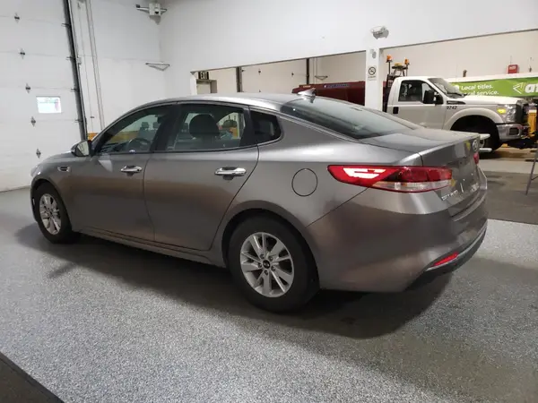 5XXGT4L39GG106703 2016 KIA OPTIMA - Image 2