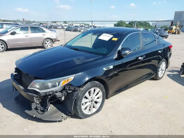 5XXGT4L39HG121980 2017 KIA OPTIMA - Image 2