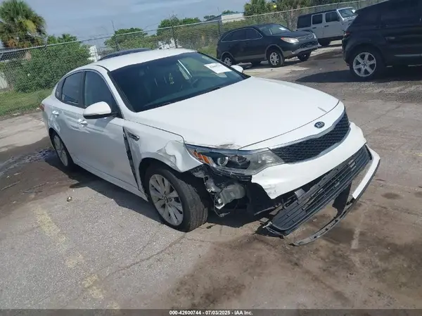 5XXGT4L39HG122353 2017 KIA OPTIMA - Image 1