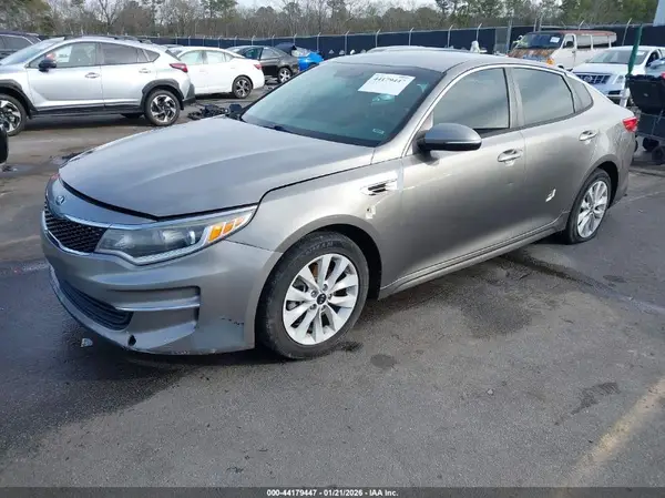 5XXGT4L39HG123938 2017 KIA OPTIMA - Image 2