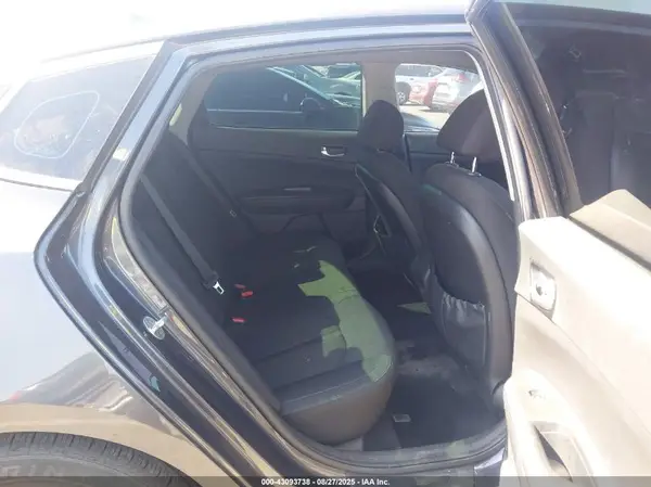 5XXGT4L39HG127746 2017 KIA OPTIMA - Image 8