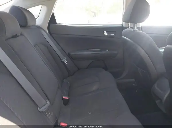5XXGT4L39HG129092 2017 KIA OPTIMA - Image 8