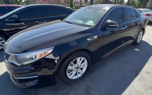 5XXGT4L39HG135863 2017 KIA OPTIMA - Image 2