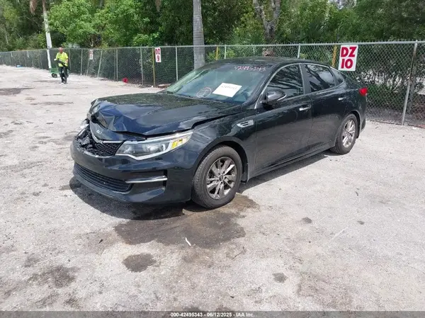 5XXGT4L39HG139895 2017 KIA OPTIMA - Image 2