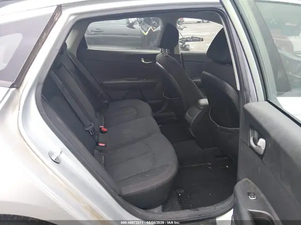 5XXGT4L39HG145504 2017 KIA OPTIMA - Image 8