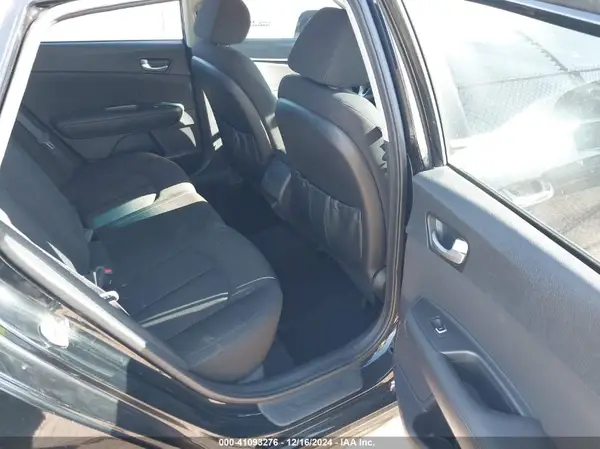 5XXGT4L39HG152923 2017 KIA OPTIMA - Image 8