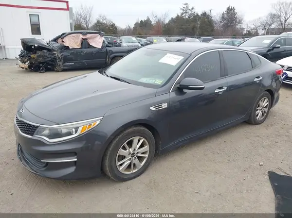 5XXGT4L39HG167812 2017 KIA OPTIMA - Image 2