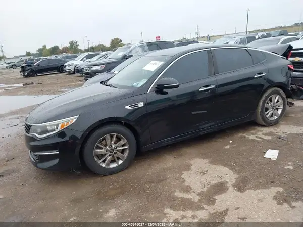5XXGT4L39HG168023 2017 KIA OPTIMA - Image 2