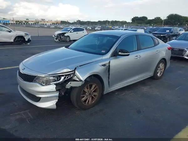 5XXGT4L39JG178802 2018 KIA OPTIMA - Image 2