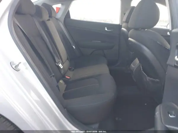 5XXGT4L39JG178802 2018 KIA OPTIMA - Image 8