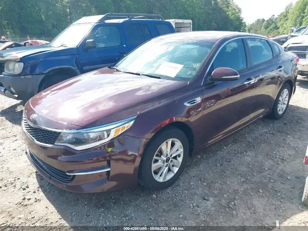 5XXGT4L39JG180260 2018 KIA OPTIMA - Image 2