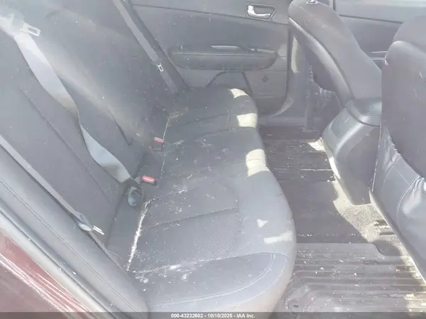 5XXGT4L39JG180727 2018 KIA OPTIMA - Image 8