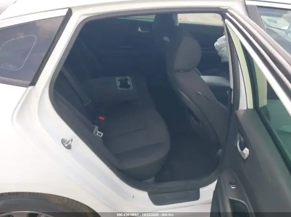 5XXGT4L39JG180971 2018 KIA OPTIMA - Image 8
