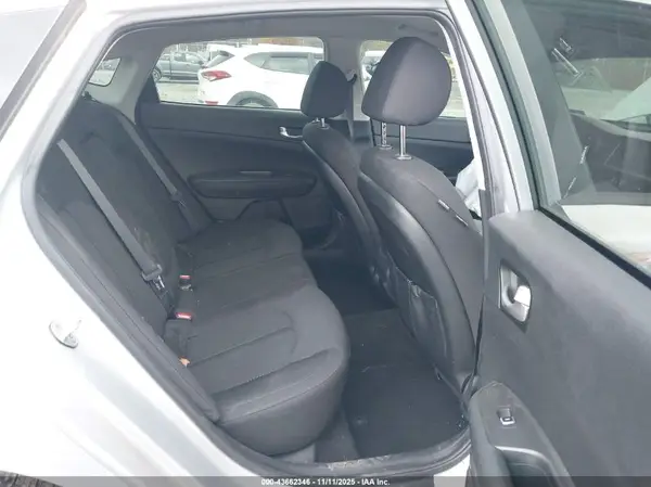 5XXGT4L39JG186379 2018 KIA OPTIMA - Image 8