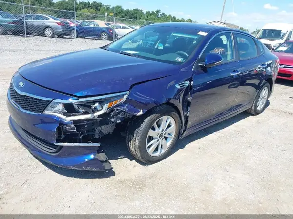 5XXGT4L39JG186804 2018 KIA OPTIMA - Image 2