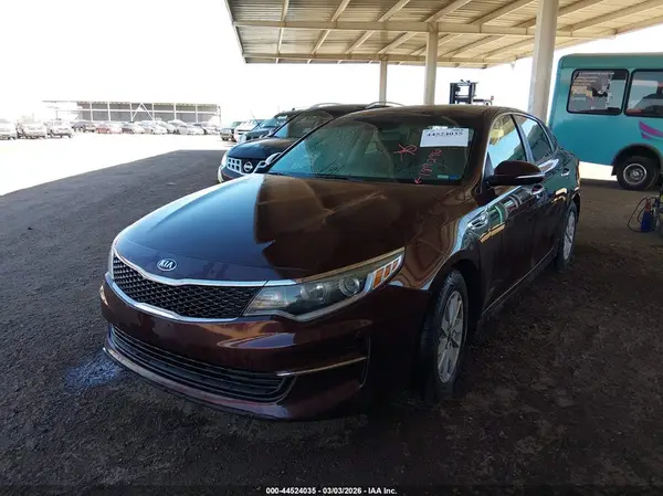 5XXGT4L39JG189296 2018 KIA OPTIMA - Image 2