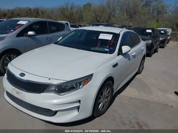 5XXGT4L39JG190285 2018 KIA OPTIMA - Image 2