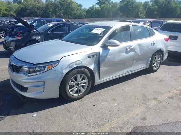 5XXGT4L39JG193221 2018 KIA OPTIMA - Image 2
