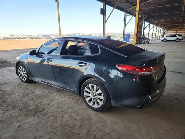 5XXGT4L39JG196572 2018 KIA OPTIMA - Image 2