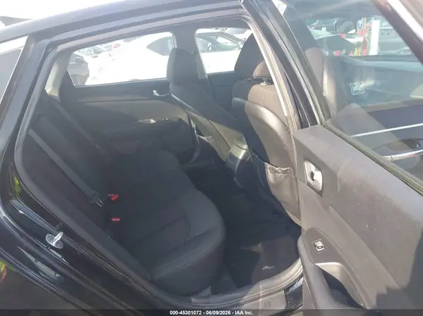 5XXGT4L39JG196846 2018 KIA OPTIMA - Image 8