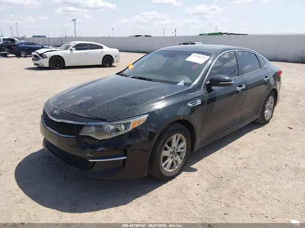 5XXGT4L39JG197429 2018 KIA OPTIMA - Image 2