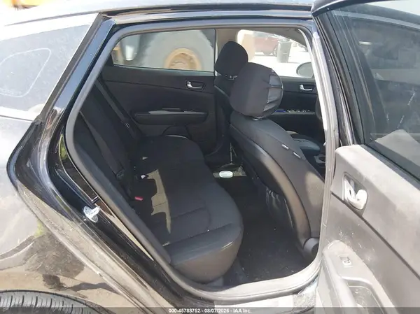 5XXGT4L39JG197429 2018 KIA OPTIMA - Image 8