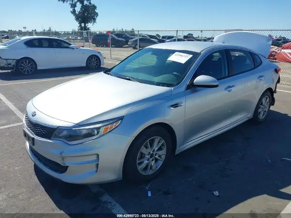 5XXGT4L39JG197768 2018 KIA OPTIMA - Image 2