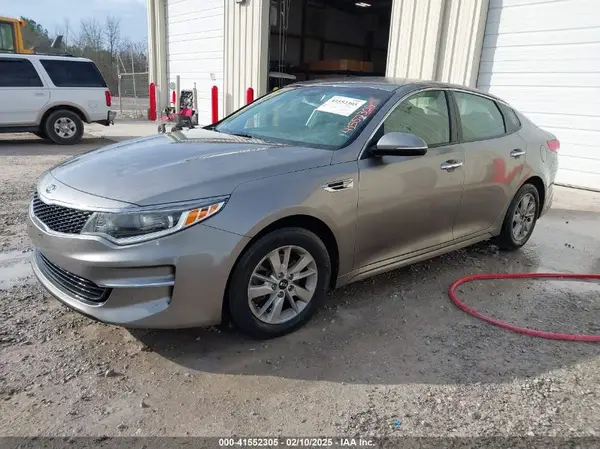 5XXGT4L39JG199326 2018 KIA OPTIMA - Image 2