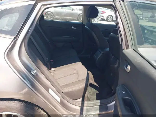5XXGT4L39JG199732 2018 KIA OPTIMA - Image 8