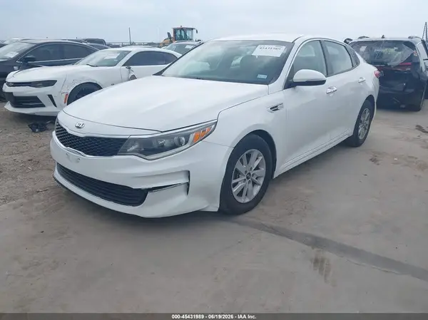 5XXGT4L39JG199813 2018 KIA OPTIMA - Image 2