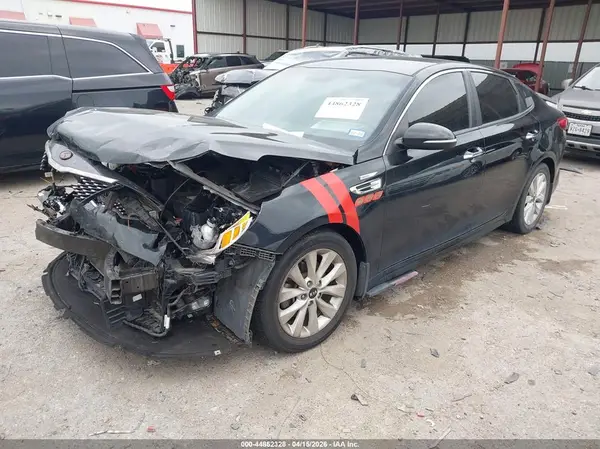 5XXGT4L39JG202774 2018 KIA OPTIMA - Image 2