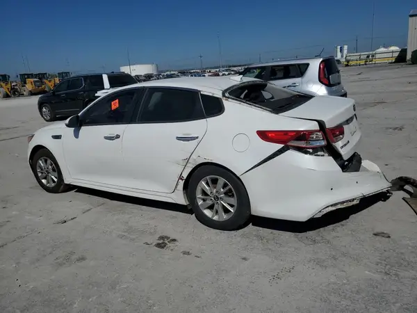 5XXGT4L39JG204587 2018 KIA OPTIMA - Image 2