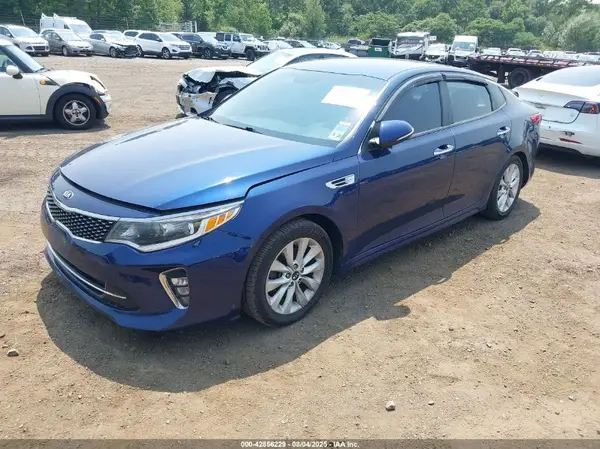 5XXGT4L39JG205593 2018 KIA OPTIMA - Image 2