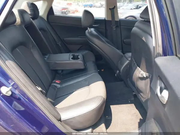 5XXGT4L39JG205593 2018 KIA OPTIMA - Image 8